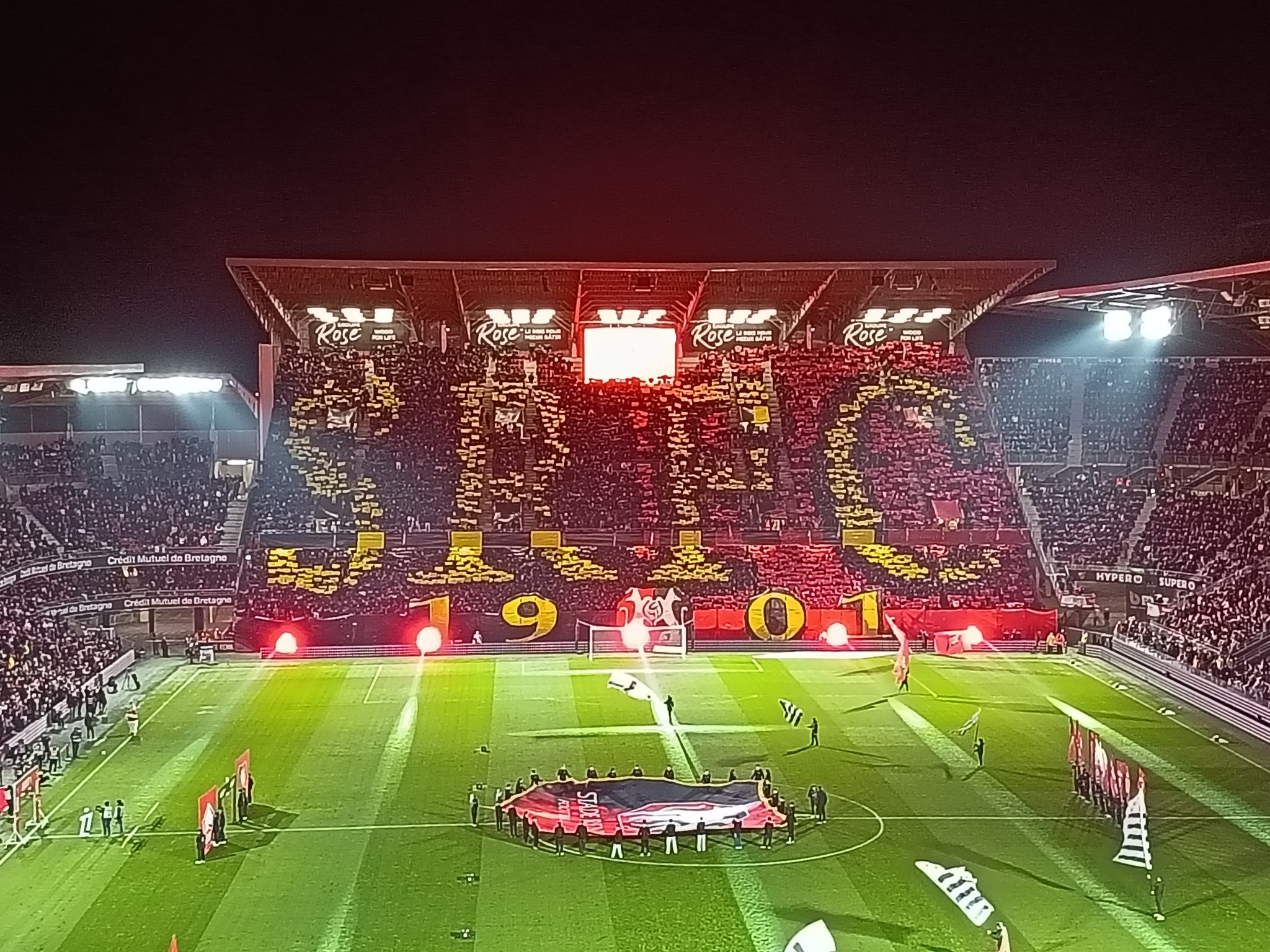 Tifo feuille "SRFC" du RCK déployé contre le LOSC